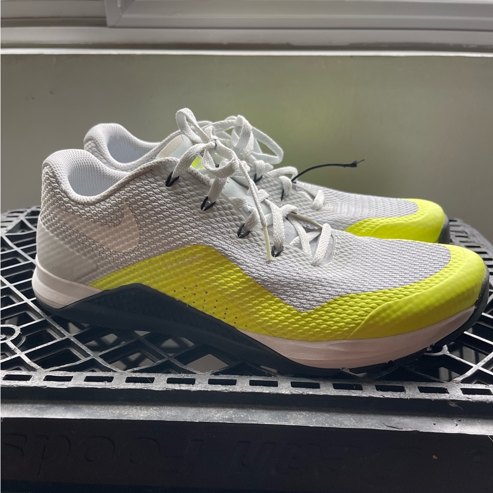 Nike running shoes - white/neon yellow - men’s 10.5